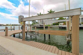481 Maunder Ct in Marco Island, FL - Building Photo - Building Photo