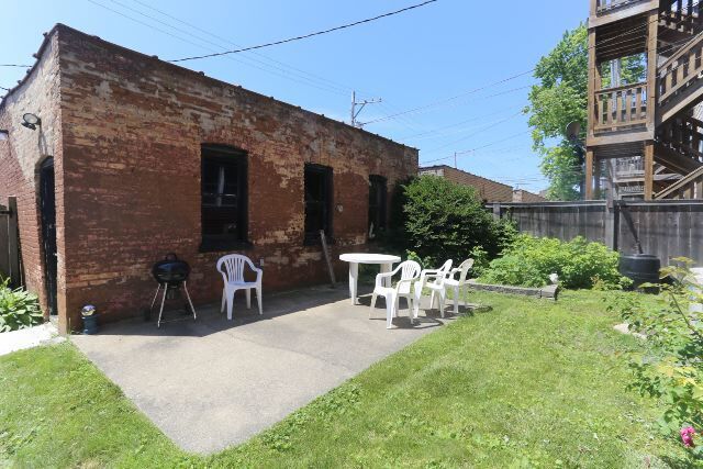 2619 W Greenleaf Ave, Unit 1 in Chicago, IL - Building Photo - Building Photo