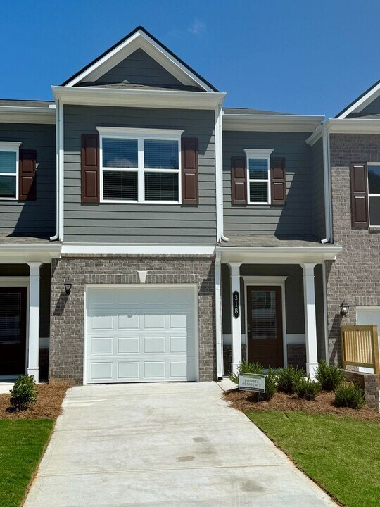 324 Skye Ln in Cartersville, GA - Foto de edificio
