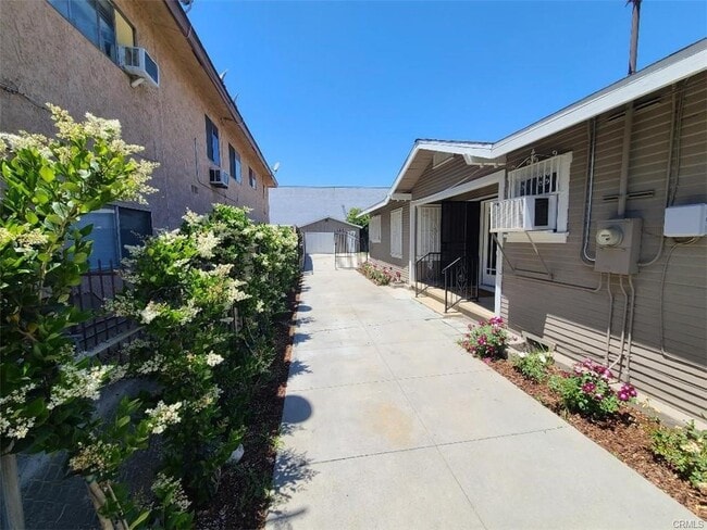 property at 141 S Greenwood Ave