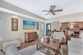 325 3rd St S in Naples, FL - Building Photo - Building Photo