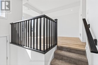 70 Kenesky Dr in Hamilton, ON - Building Photo - Building Photo