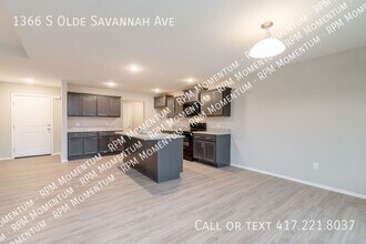 1366 S Olde Savannah Ave in Republic, MO - Building Photo - Building Photo