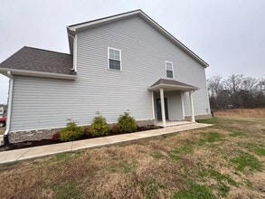 94 Creek Wood Rd in Manchester, TN - Building Photo - Building Photo