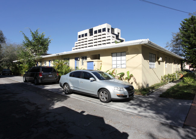 510 Valencia Ave in Coral Gables, FL - Foto de edificio - Building Photo