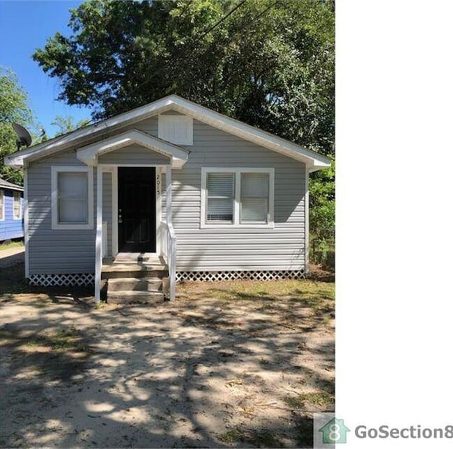 property at 2015 Hathcox St