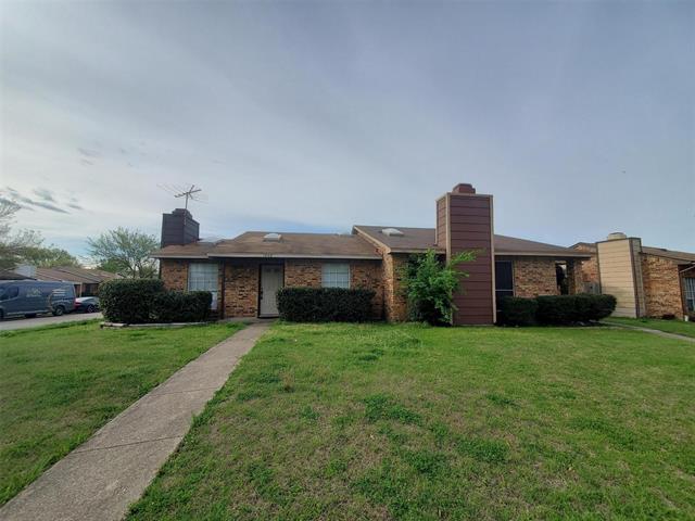 1402 Butterfield Dr in Mesquite, TX - Building Photo