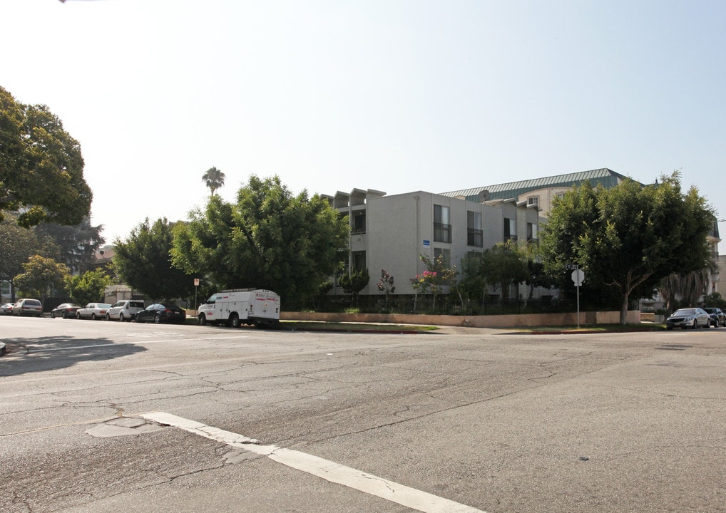 708 S Oxford Ave in Los Angeles, CA - Foto de edificio