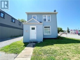 142 Main St W in Port Colborne, ON - Building Photo