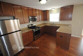 621 Lake Plumleigh Way in Algonquin, IL - Foto de edificio - Building Photo