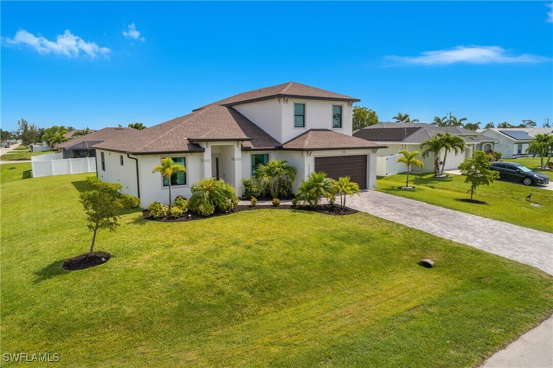 1323 SW 36th St in Cape Coral, FL - Building Photo