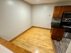 2518 Emerson Ave S, Unit 2518-09 in Minneapolis, MN - Building Photo - Building Photo