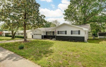 2710 E Linwood St in Springfield, MO - Building Photo - Building Photo