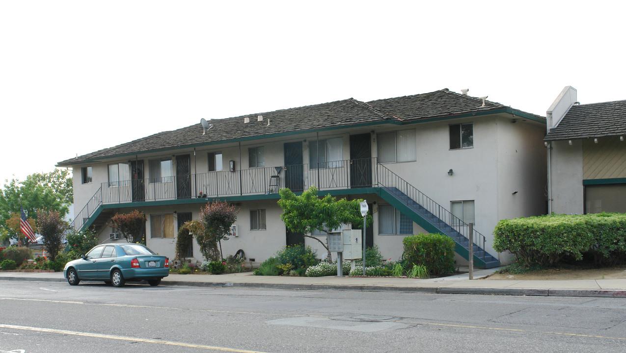 40 W Dunne Ave in Morgan Hill, CA - Foto de edificio