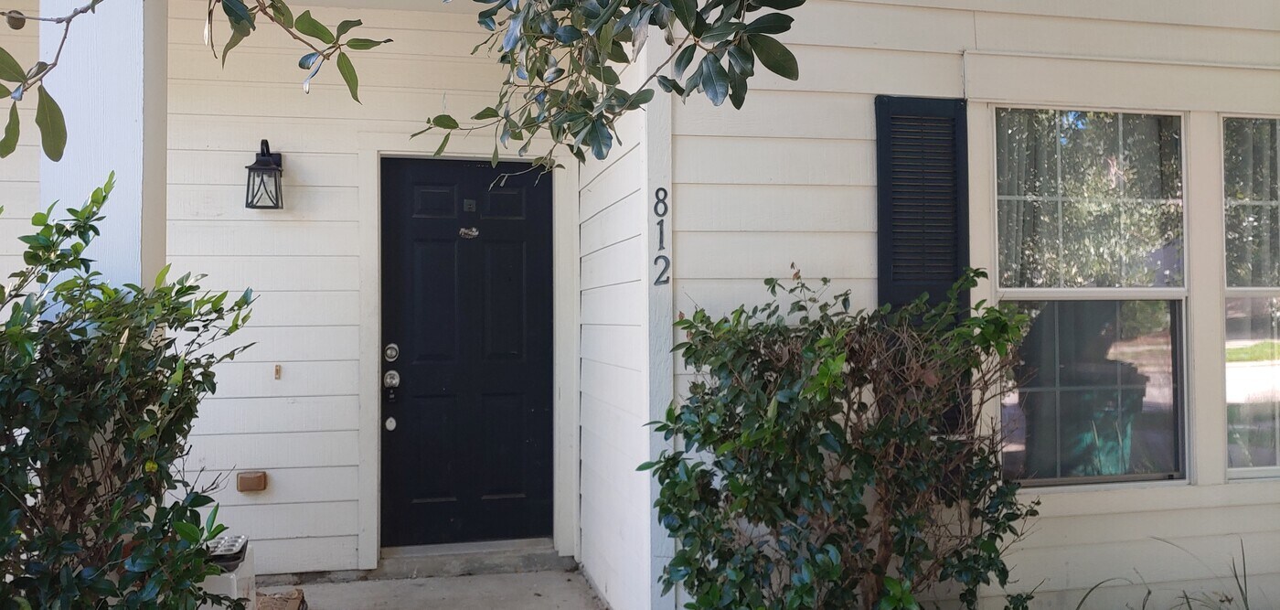 812 Dragonfly Dr in Conroe, TX - Foto de edificio