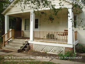 1205 SW Plass Ave in Topeka, KS - Building Photo - Building Photo