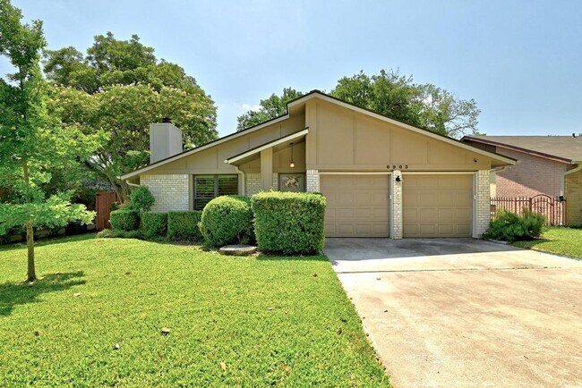 6903 Moonmont Dr in Austin, TX - Foto de edificio - Building Photo