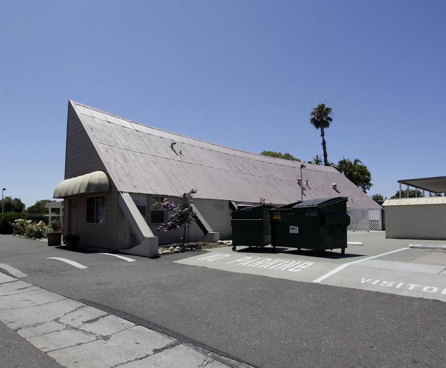 El Rancho Mobile Home Park in West Sacramento, CA - Foto de edificio