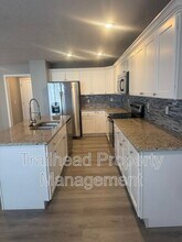 603 Hillcrest St in Pleasant Hill, MO - Building Photo - Building Photo