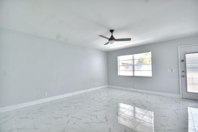 137 Normandy Ln in Delray Beach, FL - Building Photo - Building Photo