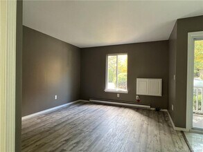 66 Nashville Rd in Bethel, CT - Building Photo - Building Photo