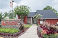 Building Photo - The Trails at Cahaba River Apartamentos in Birmingham, Alabama