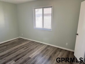 1704 Wayne St in Bellevue, NE - Building Photo - Building Photo