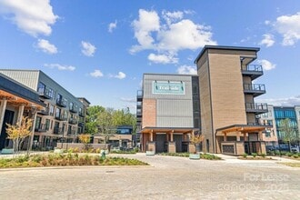 1028 Stitch Bnd Wy in Charlotte, NC - Foto de edificio - Building Photo