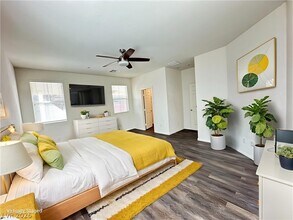 2503 Venarotta St in Henderson, NV - Building Photo - Building Photo