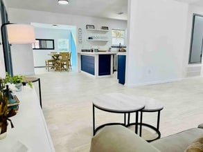348 Juniper Dr in Freeport, FL - Foto de edificio - Building Photo