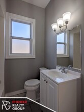 2259 W Hirsch St, Unit 2259-1W in Chicago, IL - Building Photo - Building Photo