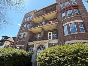 2549 Lake in Milwaukee, WI - Building Photo - Building Photo