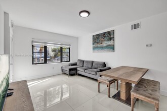 7910 Byron Ave in Miami Beach, FL - Building Photo - Building Photo