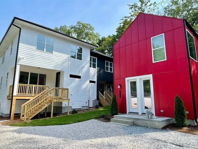 property at 2213 Garden Pl