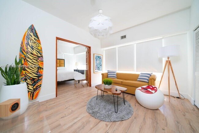 227 1st St in Miami Beach, FL - Building Photo - Building Photo