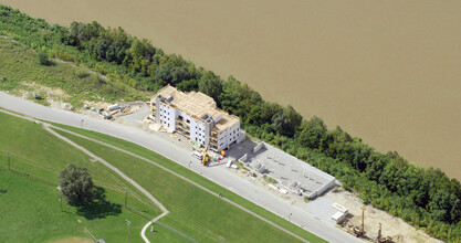 The Waterfront at Manhattan Harbour in Dayton, KY - Building Photo - Building Photo