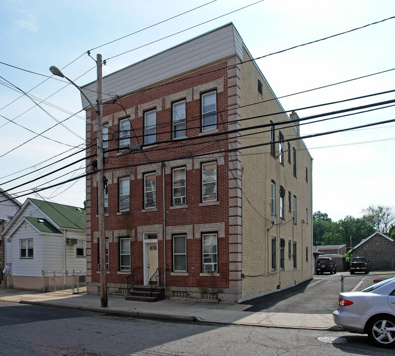 234-236 Belmont Ave in Belleville, NJ - Foto de edificio