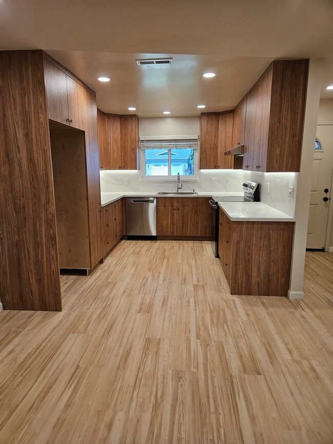 1661 Arbor Dr in San Jose, CA - Building Photo - Building Photo
