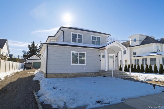 8 1st St in Lynbrook, NY - Building Photo - Building Photo