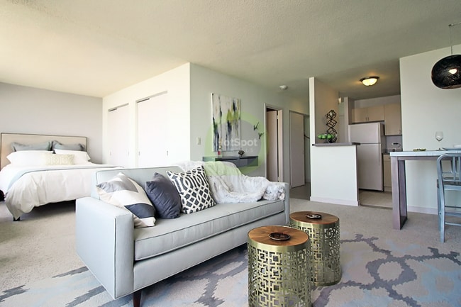 property at 1197 S Michigan Ave