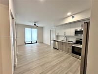 18412 Homestead Ave, Unit 538 in Miami, FL - Building Photo - Building Photo