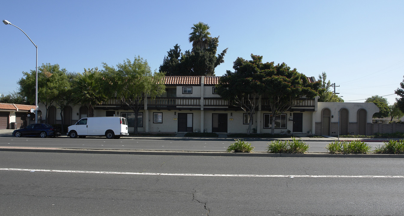 15382-15398 Hesperian Blvd in San Lorenzo, CA - Building Photo