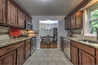 921 Farmington Dr in Cheshire, CT - Building Photo - Building Photo