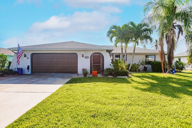 5327 Pelican Blvd in Cape Coral, FL - Building Photo - Building Photo