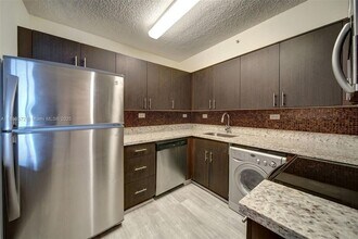 1500 Bay Rd, Unit S-0226 in Miami Beach, FL - Building Photo - Building Photo