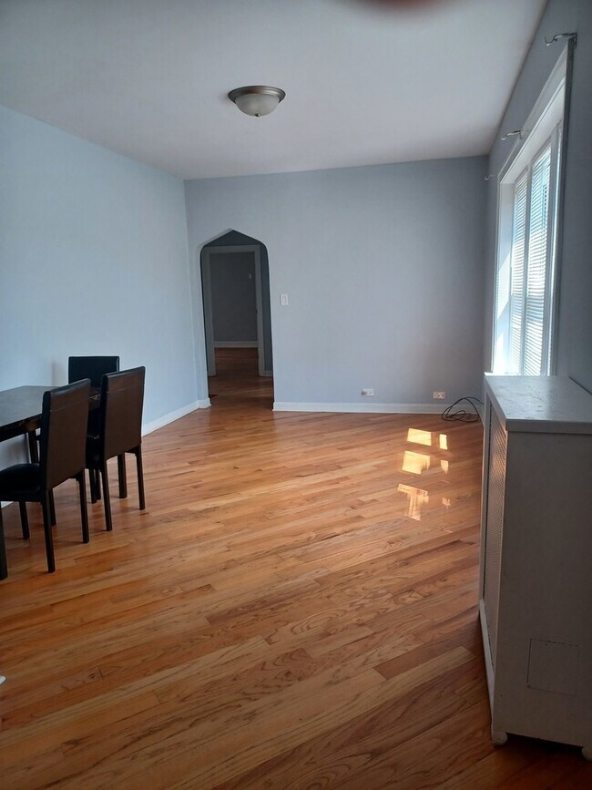5735 N Kimball Ave in Chicago, IL - Building Photo - Building Photo