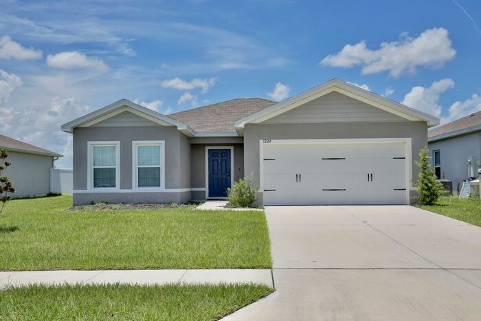 1224 Golden Eagle Ln in Winter Haven, FL - Building Photo