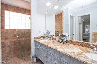 372 Mallory Ct in Naples, FL - Building Photo - Building Photo
