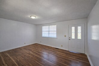 326 Destin Dr in Clarksville, TN - Building Photo - Building Photo