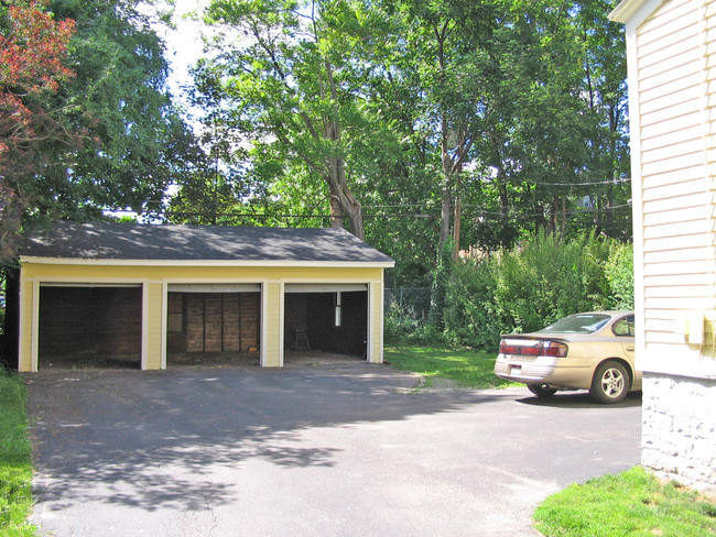 49 Merriman St in Rochester, NY - Foto de edificio - Building Photo